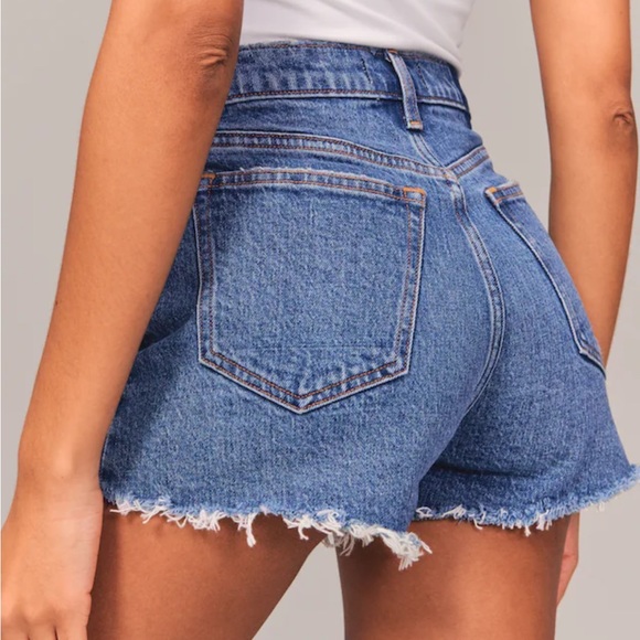 Abercrombie and Fitch High Rise Mom Shorts - Picture 10 of 10